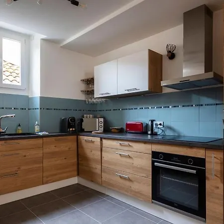 4-room Center - L'atmosphere Balneo Apartment *