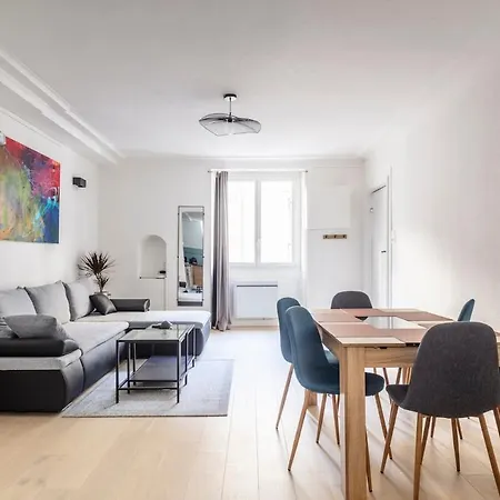4-room Center - L'atmosphere Balneo Apartment *